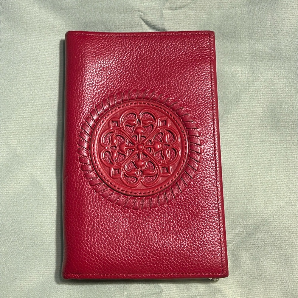 ♥️Brighton Passport Wallet♥️